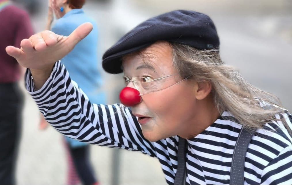 Michael Piater als Michi Possible mit roter Clownsnase